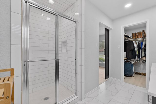 2013 Pebblecreek Drive, Cleburne, TX 76033