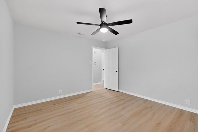 2013 Pebblecreek Drive, Cleburne, TX 76033