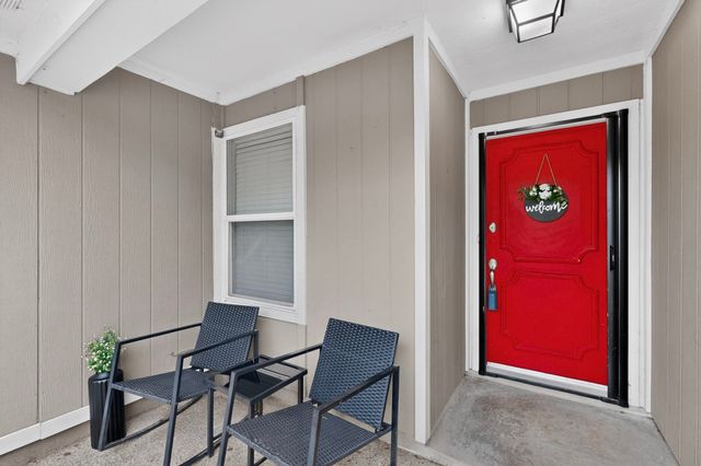 2013 Pebblecreek Drive, Cleburne, TX 76033