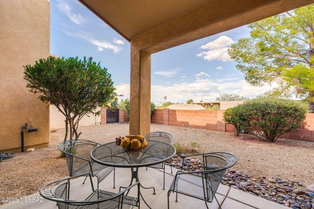 1224 N Laramie Lane, Green Valley, AZ 85614