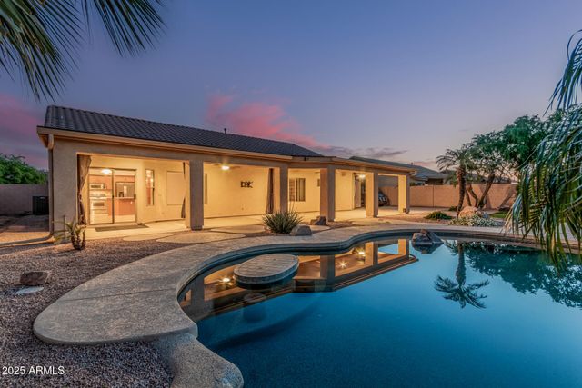 8220 W Mariposa Grande Lane, Peoria, AZ 85383