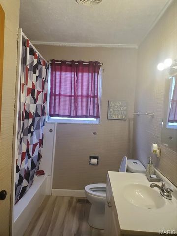 861 Pershing Street, East St Louis, IL 62203
