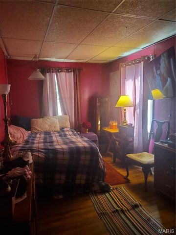 861 Pershing Street, East St Louis, IL 62203