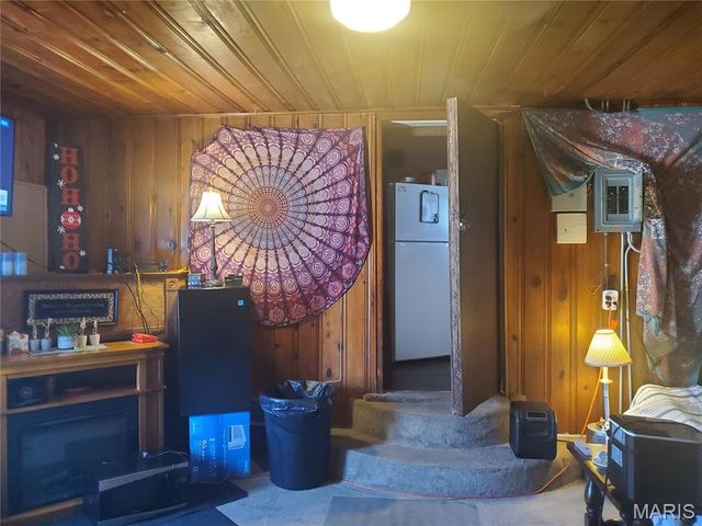 861 Pershing Street, East St Louis, IL 62203