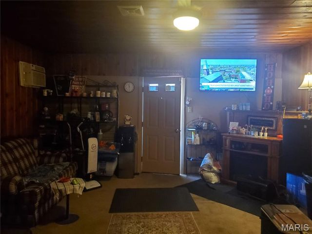 861 Pershing Street, East St Louis, IL 62203