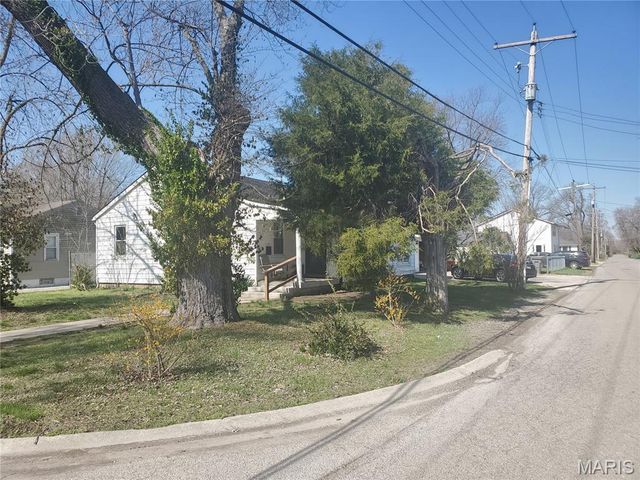 861 Pershing Street, East St Louis, IL 62203