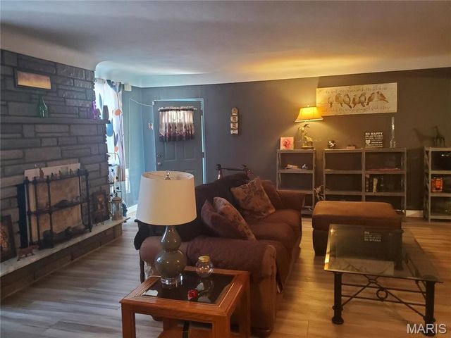 861 Pershing Street, East St Louis, IL 62203