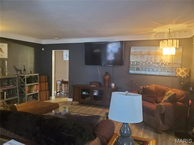 861 Pershing Street, East St Louis, IL 62203