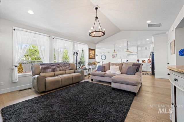 3300 E Levin Dr, Meridian, ID 83642