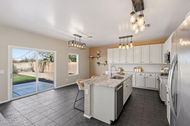 5752 W King Snake Drive, Tucson, AZ 85742