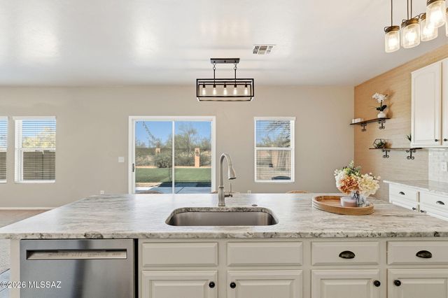 5752 W King Snake Drive, Tucson, AZ 85742
