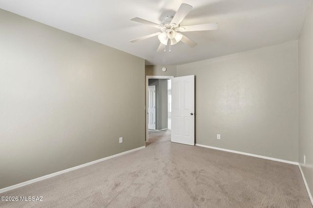 5752 W King Snake Drive, Tucson, AZ 85742