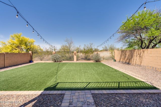 5752 W King Snake Drive, Tucson, AZ 85742