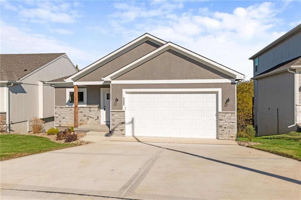 522 NW 110th Street, Kansas City, MO 64155