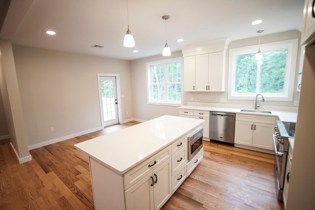 140 Tispaquin St, Middleboro, MA 02346