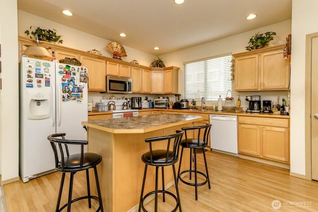 2986 S 296th Street, Federal Way, WA 98003