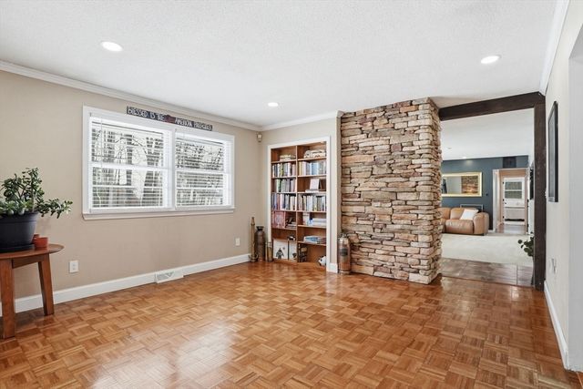 534 Forest St, Methuen, MA 01844