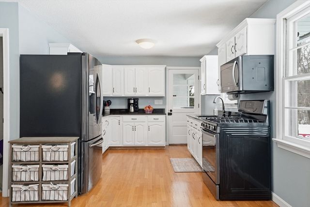 534 Forest St, Methuen, MA 01844