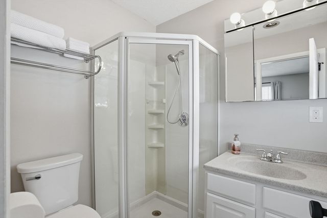 534 Forest St, Methuen, MA 01844