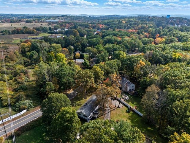 534 Forest St, Methuen, MA 01844