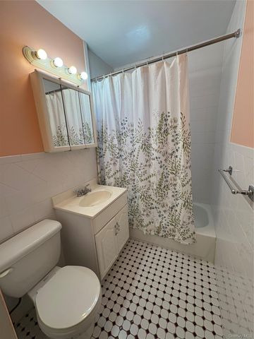 52 L Glen Keith Road 52 L, Glen Cove, NY 11542