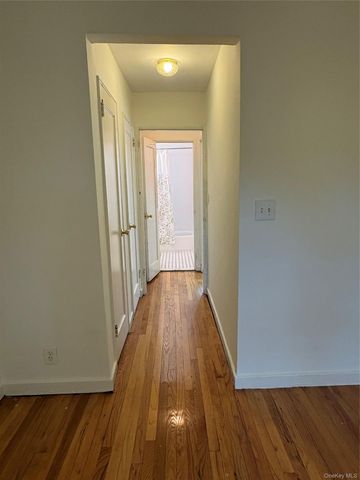 52 L Glen Keith Road 52 L, Glen Cove, NY 11542