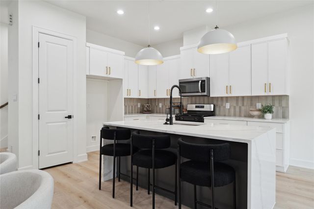 3733 Lydia Street, Houston, TX 77021