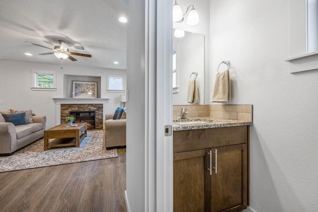 21519 OConnor Way 2, Bend, OR 97701