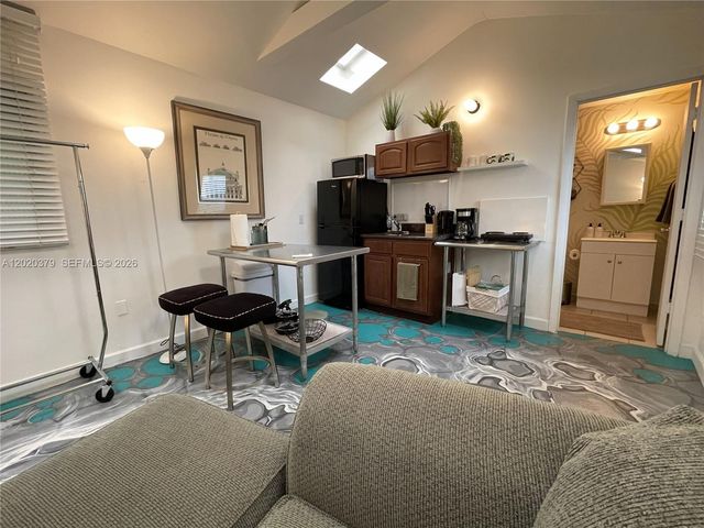 118 NW 24th St, Miami, FL 33127