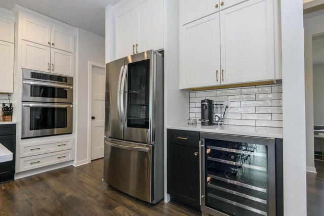 35105 Castle Rock DRIVE, Oconomowoc, WI 53066