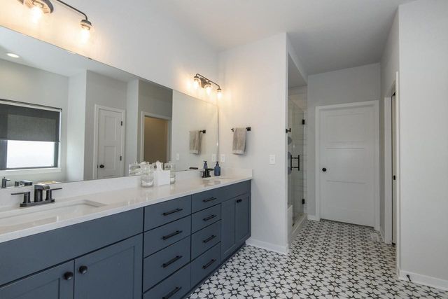 35105 Castle Rock DRIVE, Oconomowoc, WI 53066