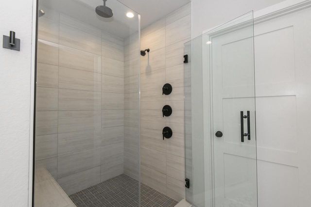 35105 Castle Rock DRIVE, Oconomowoc, WI 53066