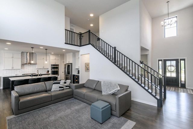 35105 Castle Rock DRIVE, Oconomowoc, WI 53066