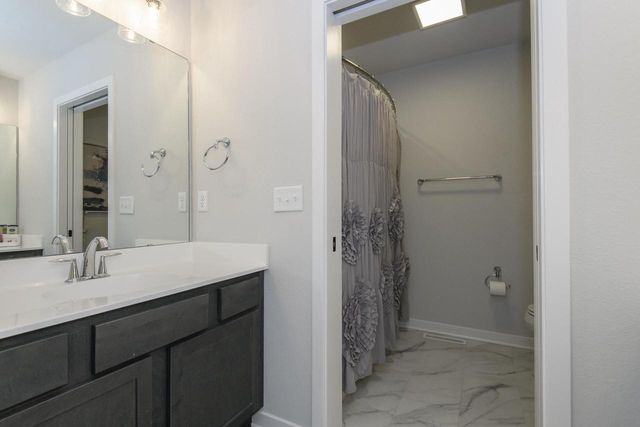 35105 Castle Rock DRIVE, Oconomowoc, WI 53066