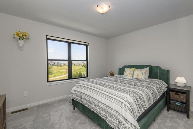 35105 Castle Rock DRIVE, Oconomowoc, WI 53066