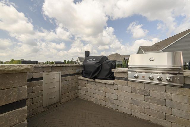35105 Castle Rock DRIVE, Oconomowoc, WI 53066
