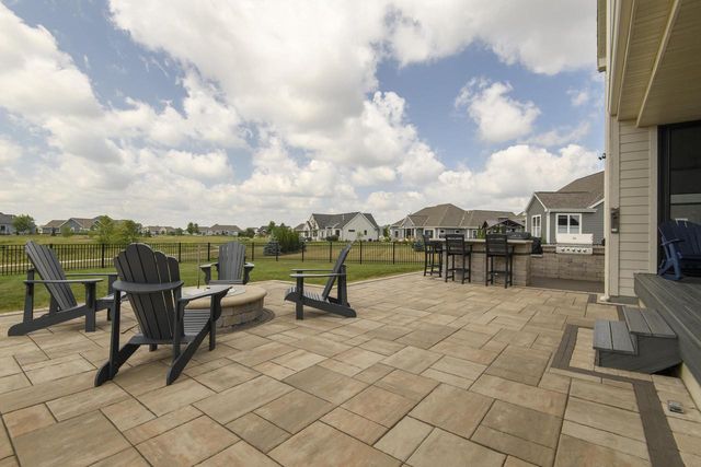 35105 Castle Rock DRIVE, Oconomowoc, WI 53066