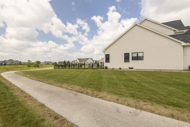 35105 Castle Rock DRIVE, Oconomowoc, WI 53066
