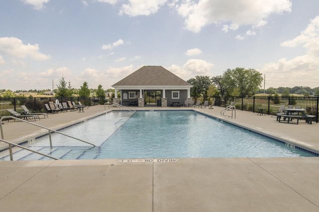 35105 Castle Rock DRIVE, Oconomowoc, WI 53066