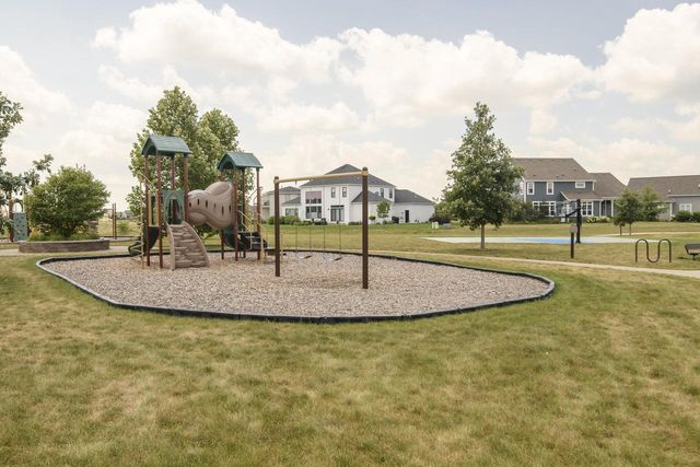 35105 Castle Rock DRIVE, Oconomowoc, WI 53066