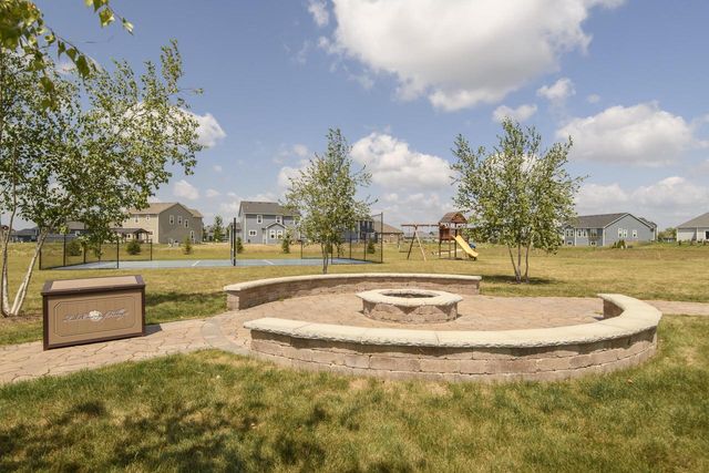 35105 Castle Rock DRIVE, Oconomowoc, WI 53066