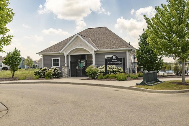 35105 Castle Rock DRIVE, Oconomowoc, WI 53066