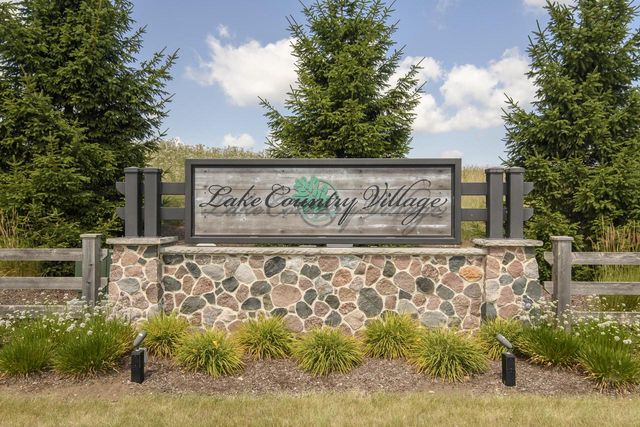 35105 Castle Rock DRIVE, Oconomowoc, WI 53066