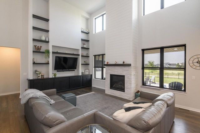 35105 Castle Rock DRIVE, Oconomowoc, WI 53066