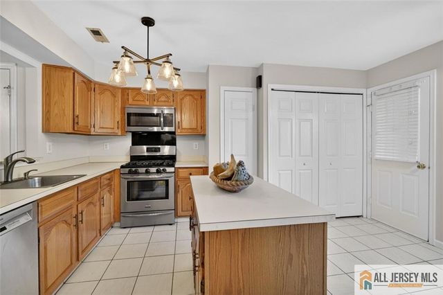40 Rutland Lane 40B, Monroe, NJ 08831