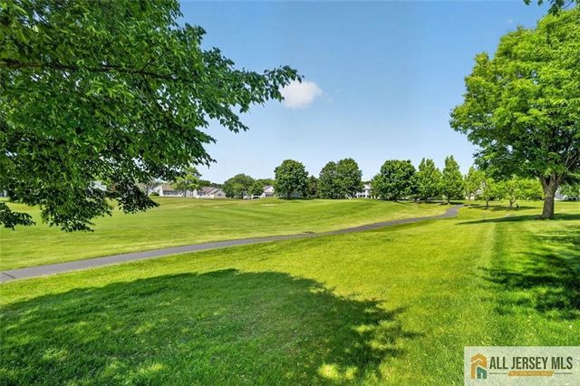 40 Rutland Lane 40B, Monroe, NJ 08831