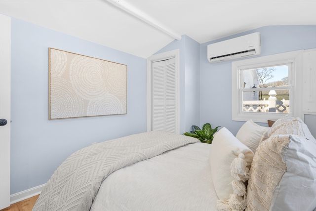 6 Wildwood Ave, Wareham, MA 02571