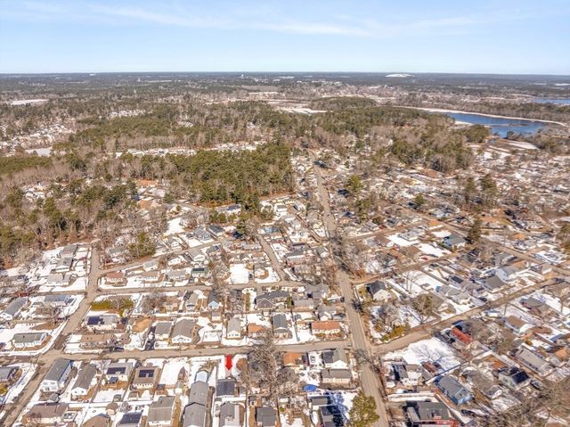 6 Wildwood Ave, Wareham, MA 02571