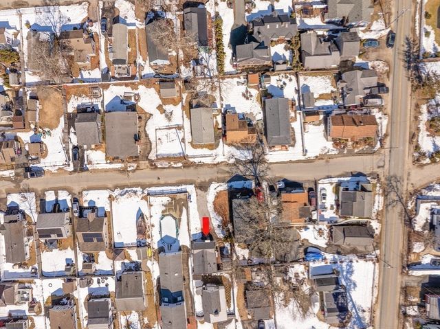 6 Wildwood Ave, Wareham, MA 02571