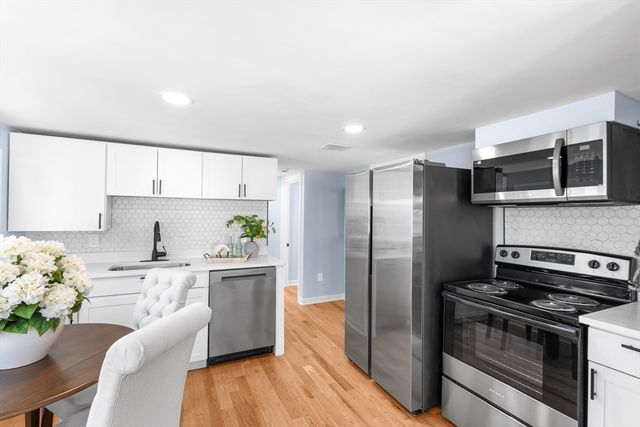 6 Wildwood Ave, Wareham, MA 02571